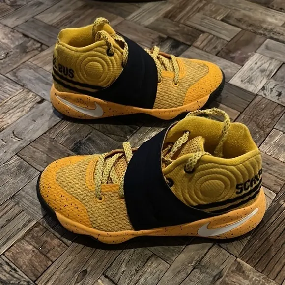 Kyrie 2 GS School Bus Shoes Nike