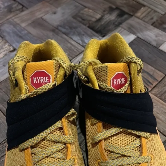 Kyrie 2 GS School Bus Shoes Nike
