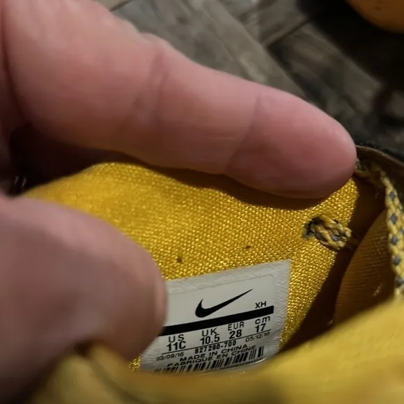 Kyrie 2 GS School Bus Shoes Nike