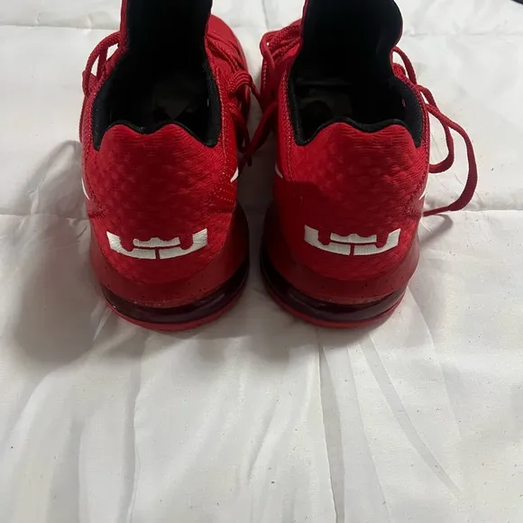 Lebron 17 Low Ohio State Exclusive.  Player Sample Size 15 No Box