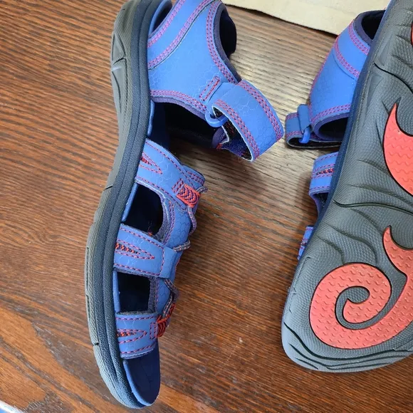 L.L. Bean sandals blue coral girl's size 4