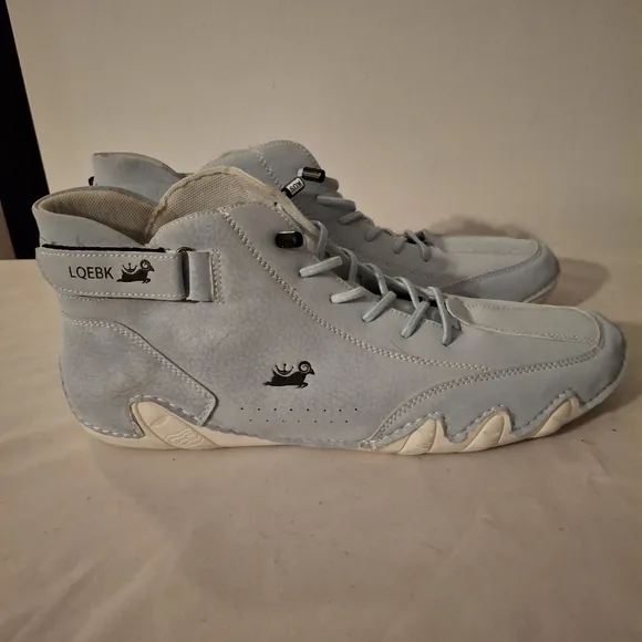 LQEBK Baby Blue Men's Suede Sneakers with Rugged Design and Retro Aesthetic