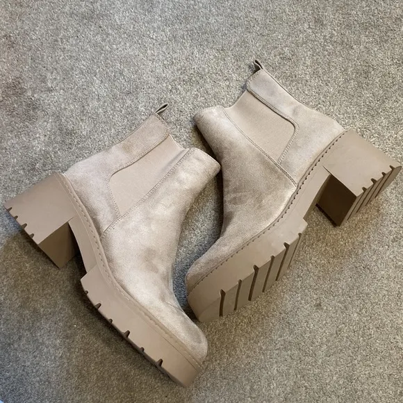Madden Girl Taupe Suede Tianna Chunky Chelsea Ankle Boots Size 10