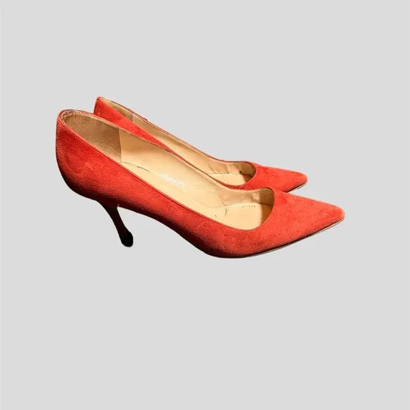Manolo Blahnik size 38.5 orange suede pump shoes