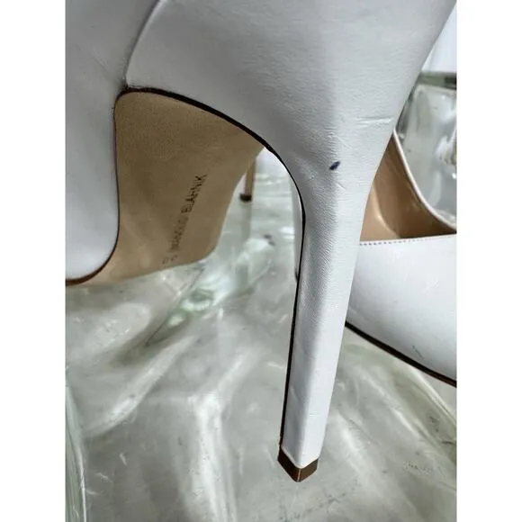 Manolo Blahnik Size 8 38 White Pump In VG Condition. Amazing Shoe.