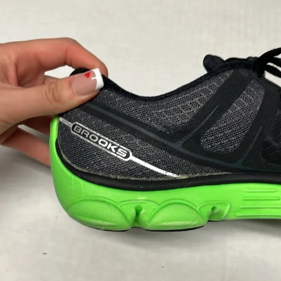 Men’s brooks pro flow 2 black &amp; neon green running sneakers sz 9