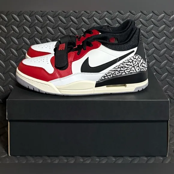 Mens‎ Nike Jordan Athletic Shoes Black Red White Size 12
