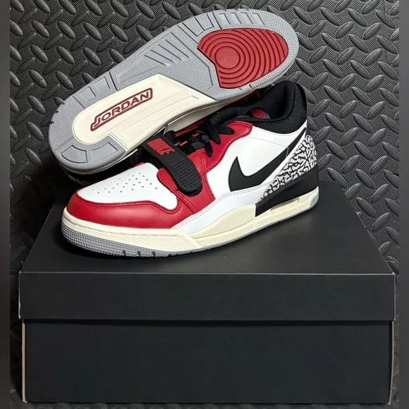 Mens‎ Nike Jordan Athletic Shoes Black Red White Size 12