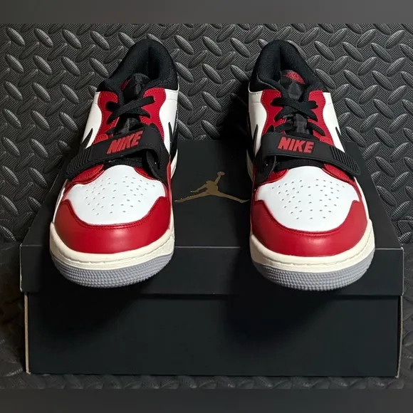 Mens‎ Nike Jordan Athletic Shoes Black Red White Size 12
