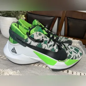 Mens size 7.5 Nike zoom freak athletic shoes