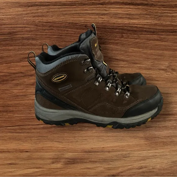Men’s Skechers Leather Waterproof Brown Yellow Hiking Boots, Size 8 1/2.