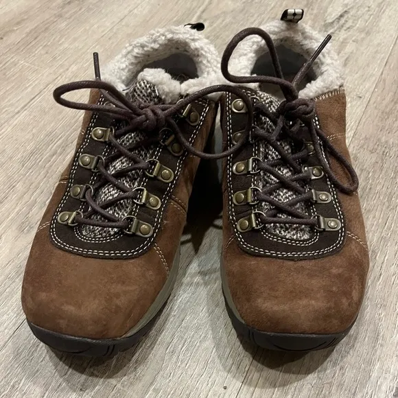 Merrell Dark Earth Brown Suede Moc Shoes with Sherpa 8.5 NWOT