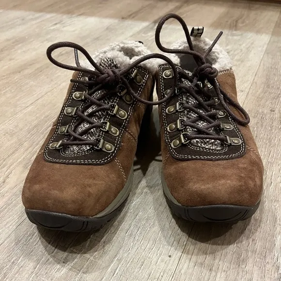 Merrell Dark Earth Brown Suede Moc Shoes with Sherpa 8.5 NWOT
