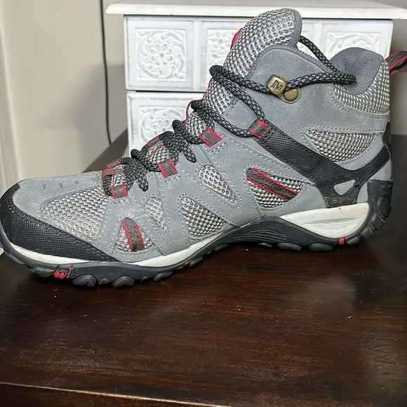 MERRELL Deverta Vent Waterproof Mid Boot Lace Up Gray Red Womens Hiking Outdoor