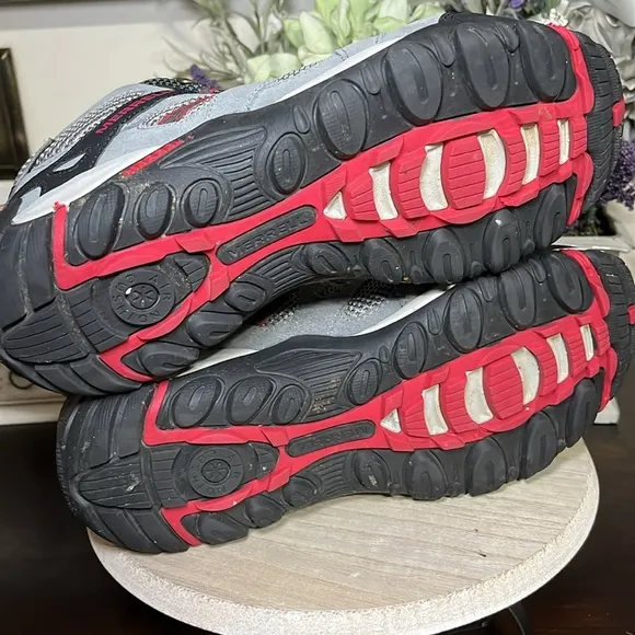 MERRELL Deverta Vent Waterproof Mid Boot Lace Up Gray Red Womens Hiking Outdoor