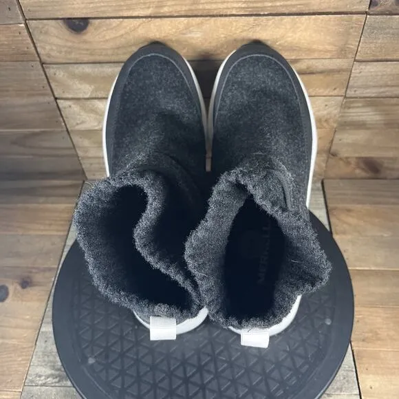 Merrell Womens Size 7.5 Black Cloud Renew Bluff Winter Ankle Slip On Boots
