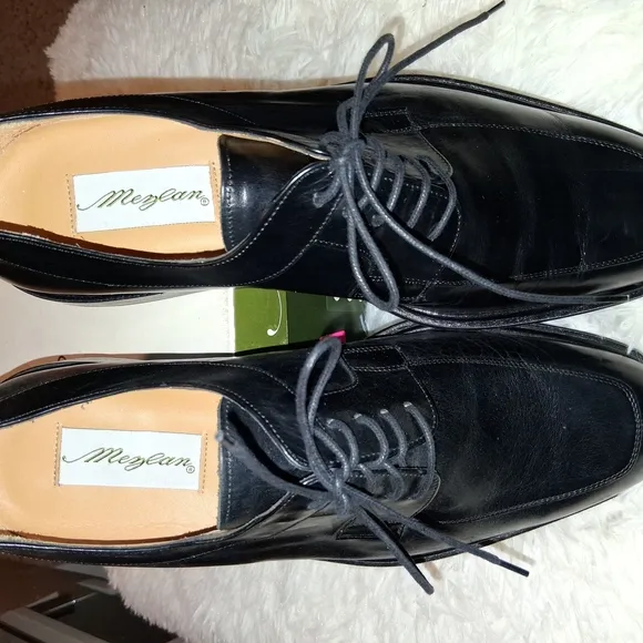 Mezlan Black Oxfords Sleek Suede Design