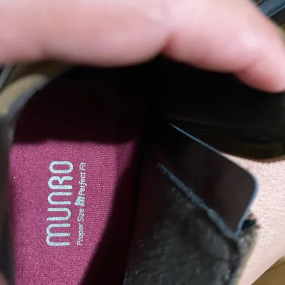 Munro   Munro bootsDrew Suede Wedge
