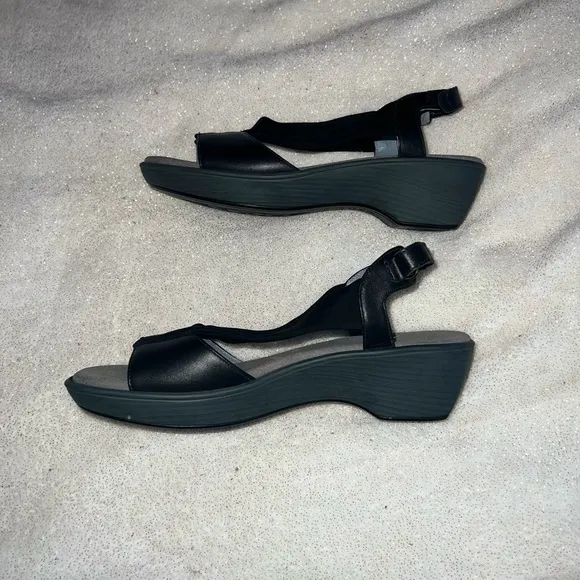 Naot Women's Muscat Wedged Heeled Sandals | Black |