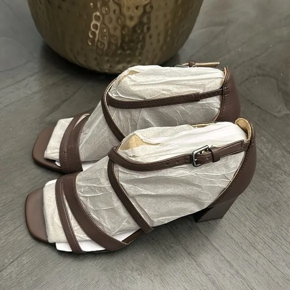 NATURALIZER  Tiff Ankle Strap Sandals Women's Shoes In Mocha Leather
