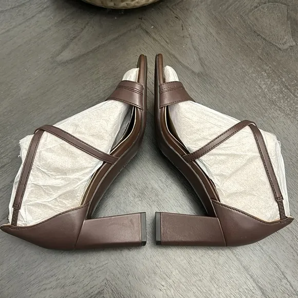NATURALIZER  Tiff Ankle Strap Sandals Women's Shoes In Mocha Leather