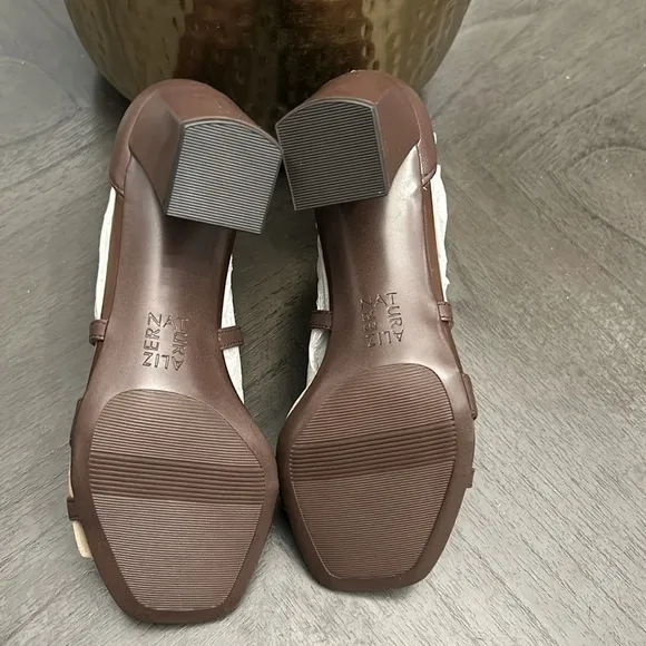 NATURALIZER  Tiff Ankle Strap Sandals Women's Shoes In Mocha Leather