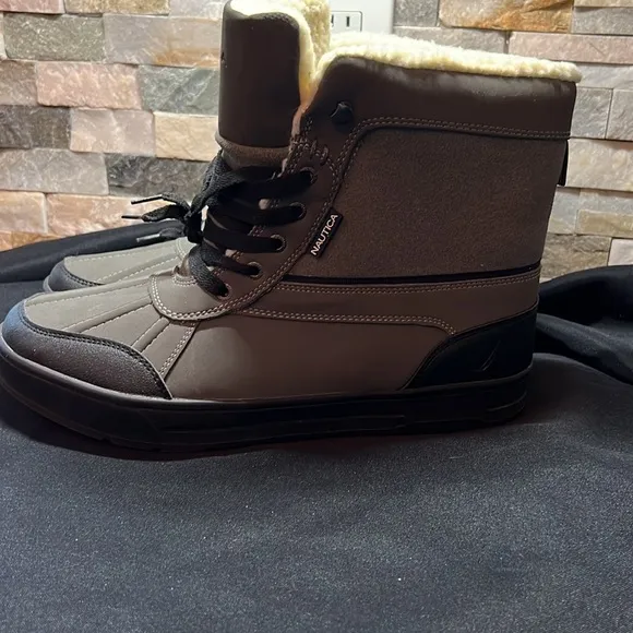 Nautica winter weatherproof boots men’s size 13 EUC