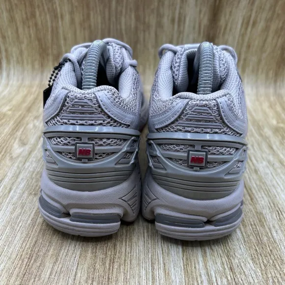New Balance 1906R Men's Size 8.5 Grey Deep Red Shoes Sneakers Athletic M1906RJC