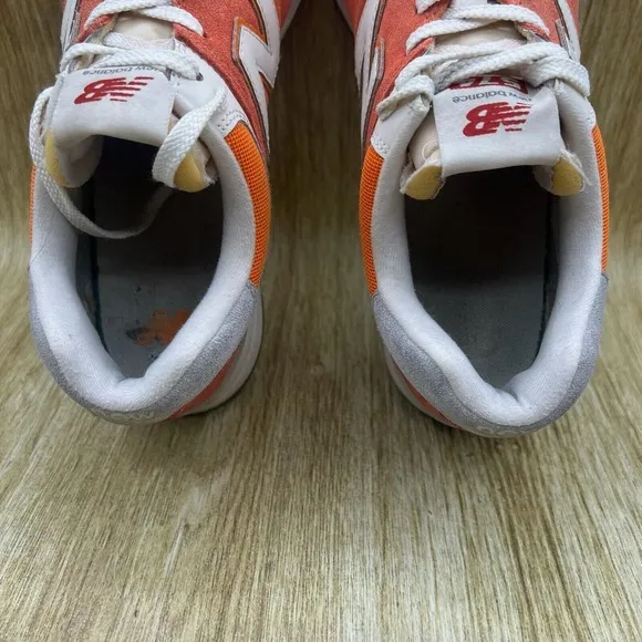 New Balance 574 Classics Men's Size‎ 9.5 D Orange Suede Sneakers Shoes U574RCB