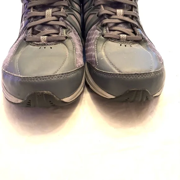 New Balance 847v2 walking sneakers shoes gray SZ 8 NWOT only tried on