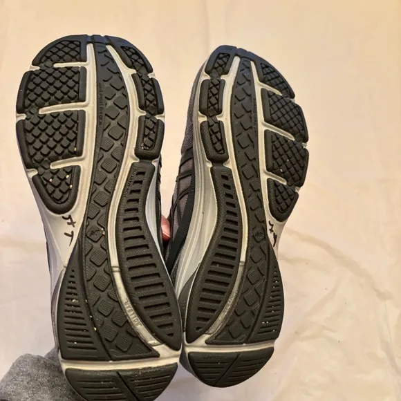 New Balance 847v2 walking sneakers shoes gray SZ 8 NWOT only tried on