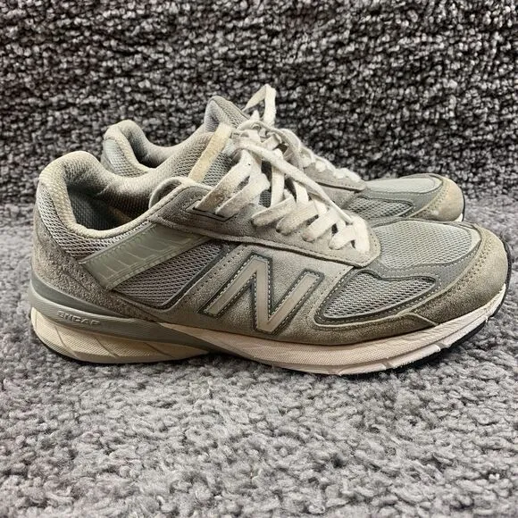 New Balance 990v5 Men's Size 9 D Grey Athletic Lace Up Shoes Sneakers M990GL5