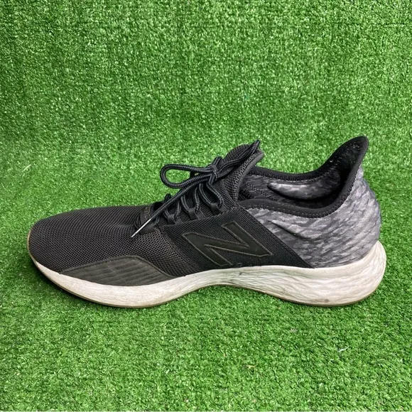 New Balance Mens Fresh Foam Roav V1 MROAVPB1 Black Running Shoes Sneakers 12 D