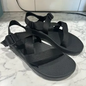 NEW Chaco men’s z cloud cushioned black outdoor sandals men’s size 11