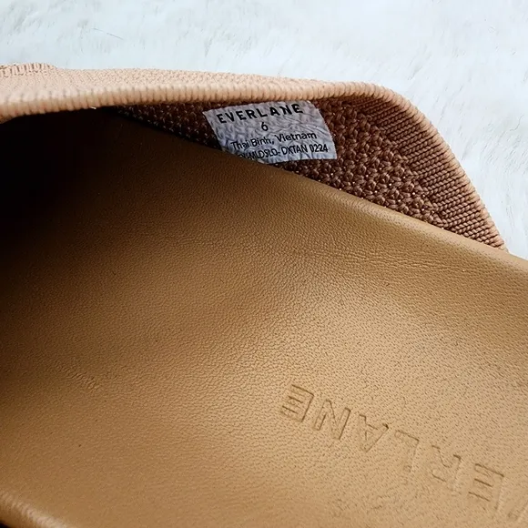 NEW Everlane ReKnit Form Crossover Knot Slide Sandals Caramel Tan