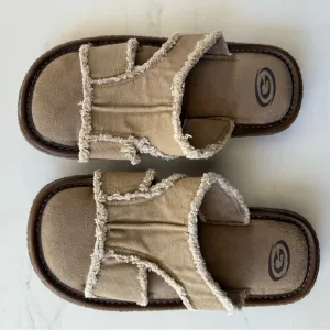 New Gotcha Slide Sandals Tan Frayed slippers Men slipper Size 9 NWOT