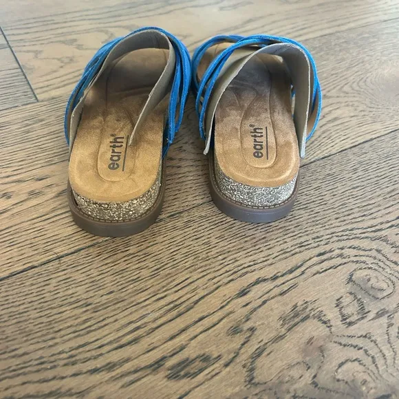 NEW IN BOX! Earth Woman's Desty Round Toe Woven Casual Slip-on Blue Sandals Sz 7