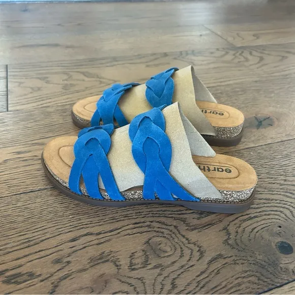 NEW IN BOX! Earth Woman's Desty Round Toe Woven Casual Slip-on Blue Sandals Sz 7