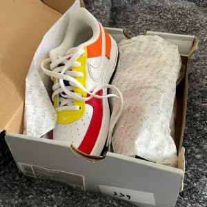 New in box Nike Kids Colorful Sneakers 2Y