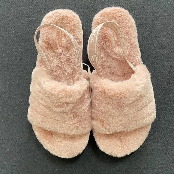 New Koolaburra by UGG Fuzz’n ll slipper sandal