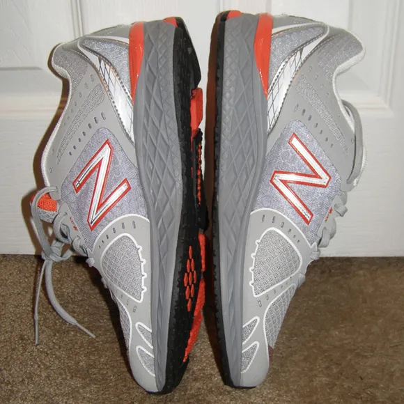 New size 8.5 Balance running sneakers womens