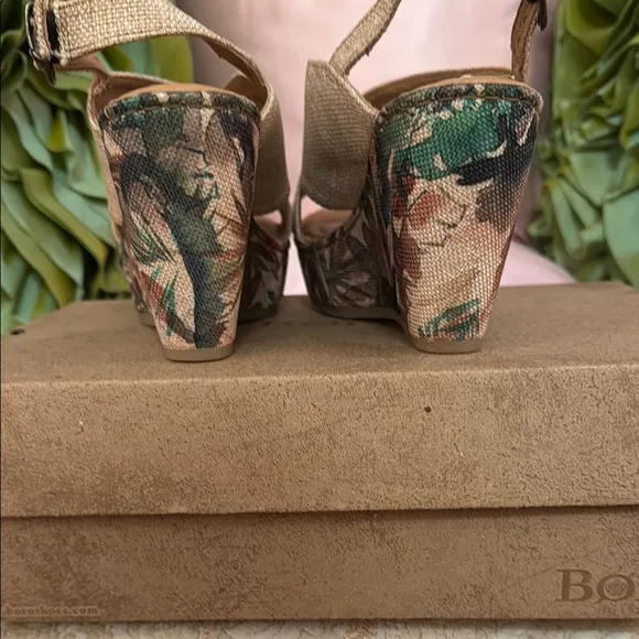 NIB Born Stylish Wedge Sandals with Floral Accents