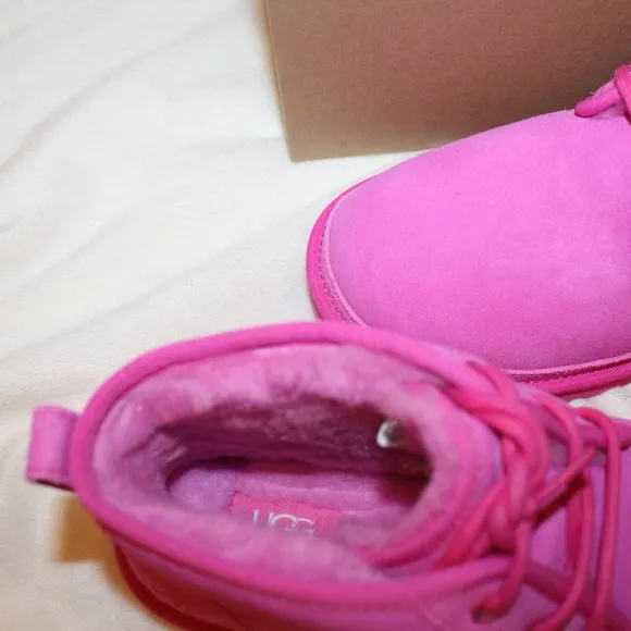 NIB UGG WOMEN NEUMEL TAFFY PINK SUEDE SHEARLING LINED LACE UP ANKLE WINTER BOOTS