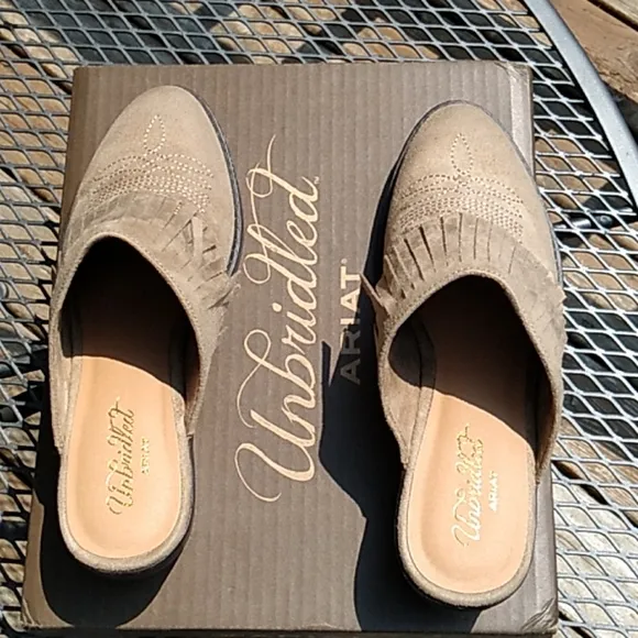 NIB wonens Ariat Unbridled tan leather shoes sz 8