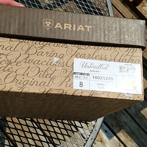 NIB wonens Ariat Unbridled tan leather shoes sz 8