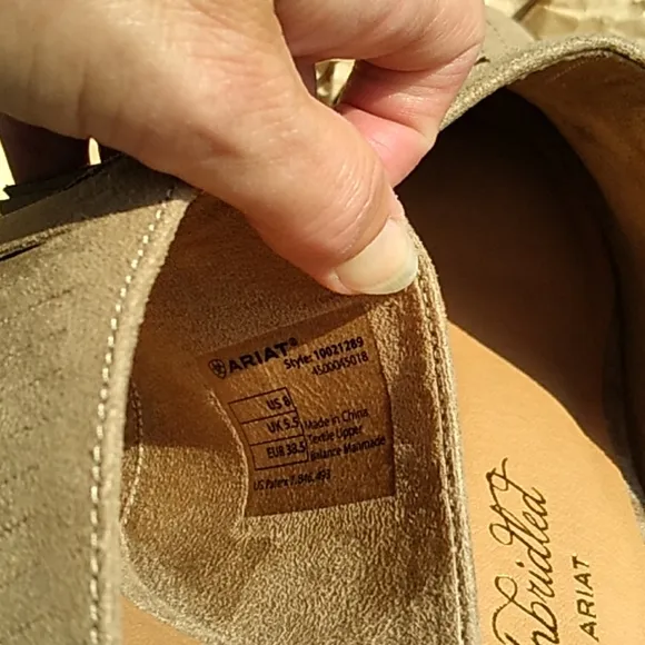 NIB wonens Ariat Unbridled tan leather shoes sz 8