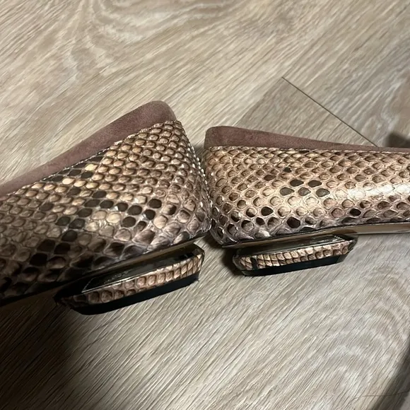 NICHOLAS KIRKWOOD Women's Snakeskin Round-Toe Loafers / Flats, Size 36.5