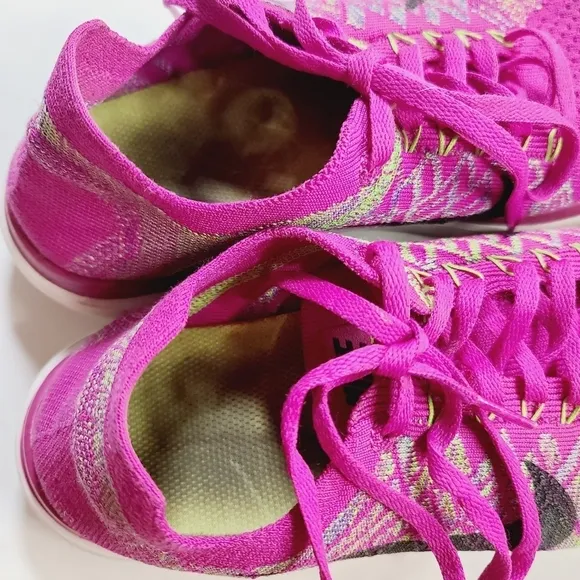 Nike 4.0 Flyknit Pink Fuschia Running Shoes Black Swoosh