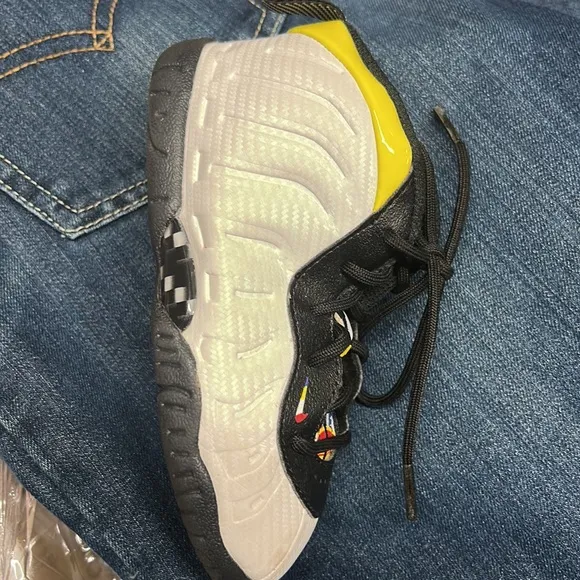 Nike 9C kid’s sneakers
