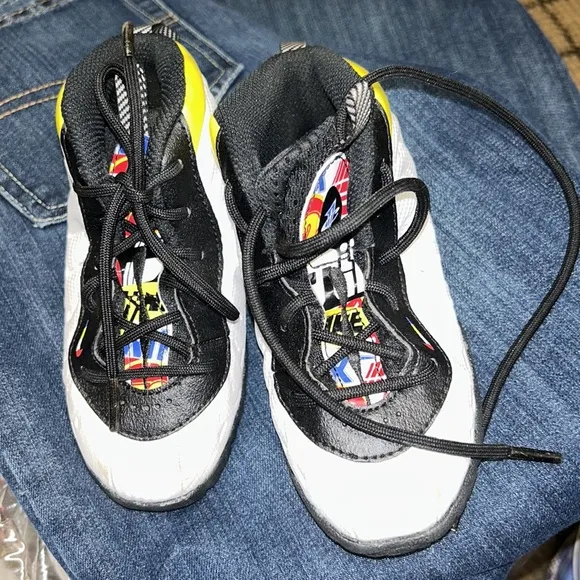 Nike 9C kid’s sneakers
